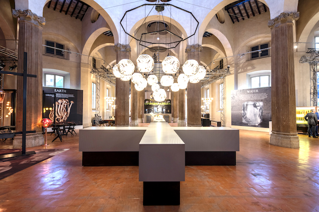 The Restaurant by Caesarstone & Tom Dixon - Image by Peer Lindgreen のコピー